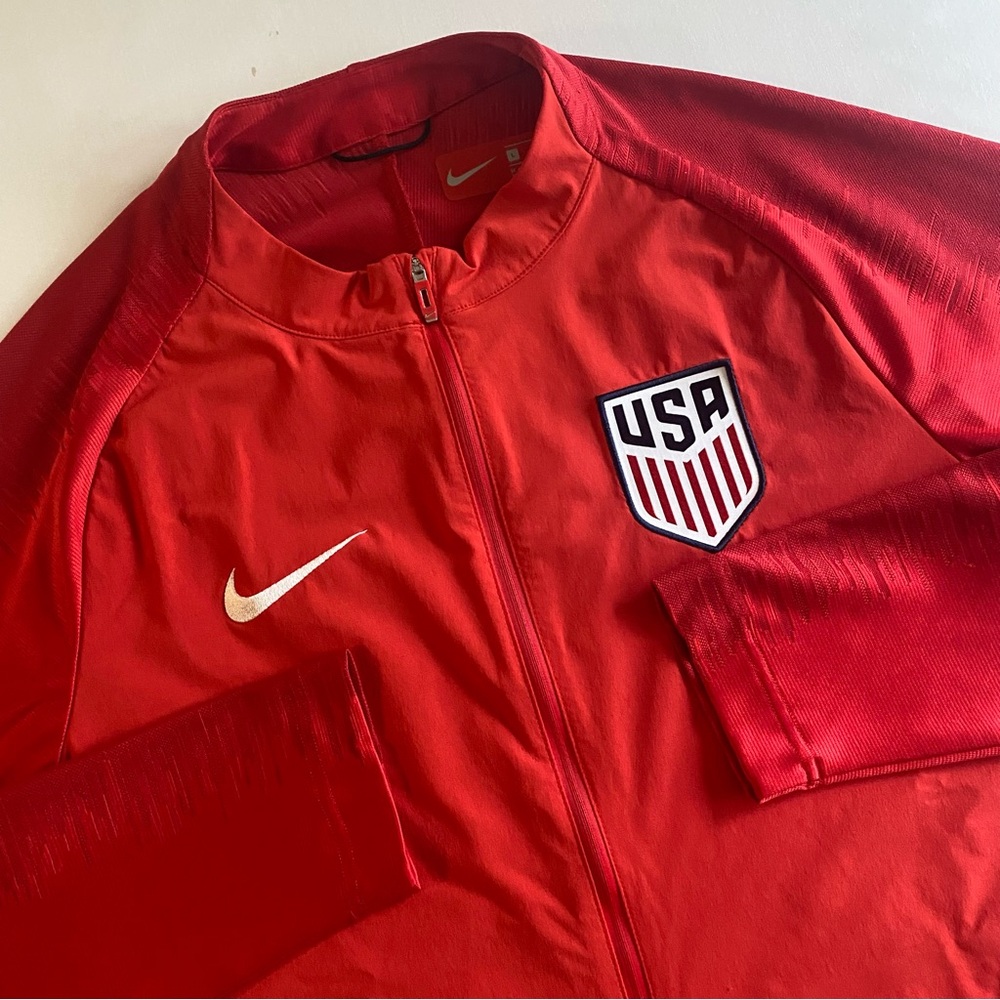 Nike USMNT Soccer Anthem Jacket Mens L SLIM Red Full Zip USA American Football - Picture 1 of 15